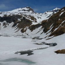 melting ice of the higher margaritzen stausee.jpg